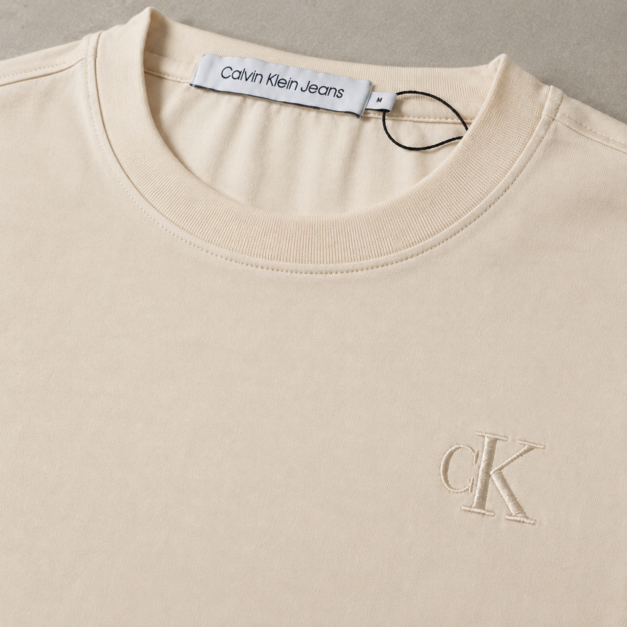 files/CAL-132-SSCRTS_SOL-IVR_Neckline.png