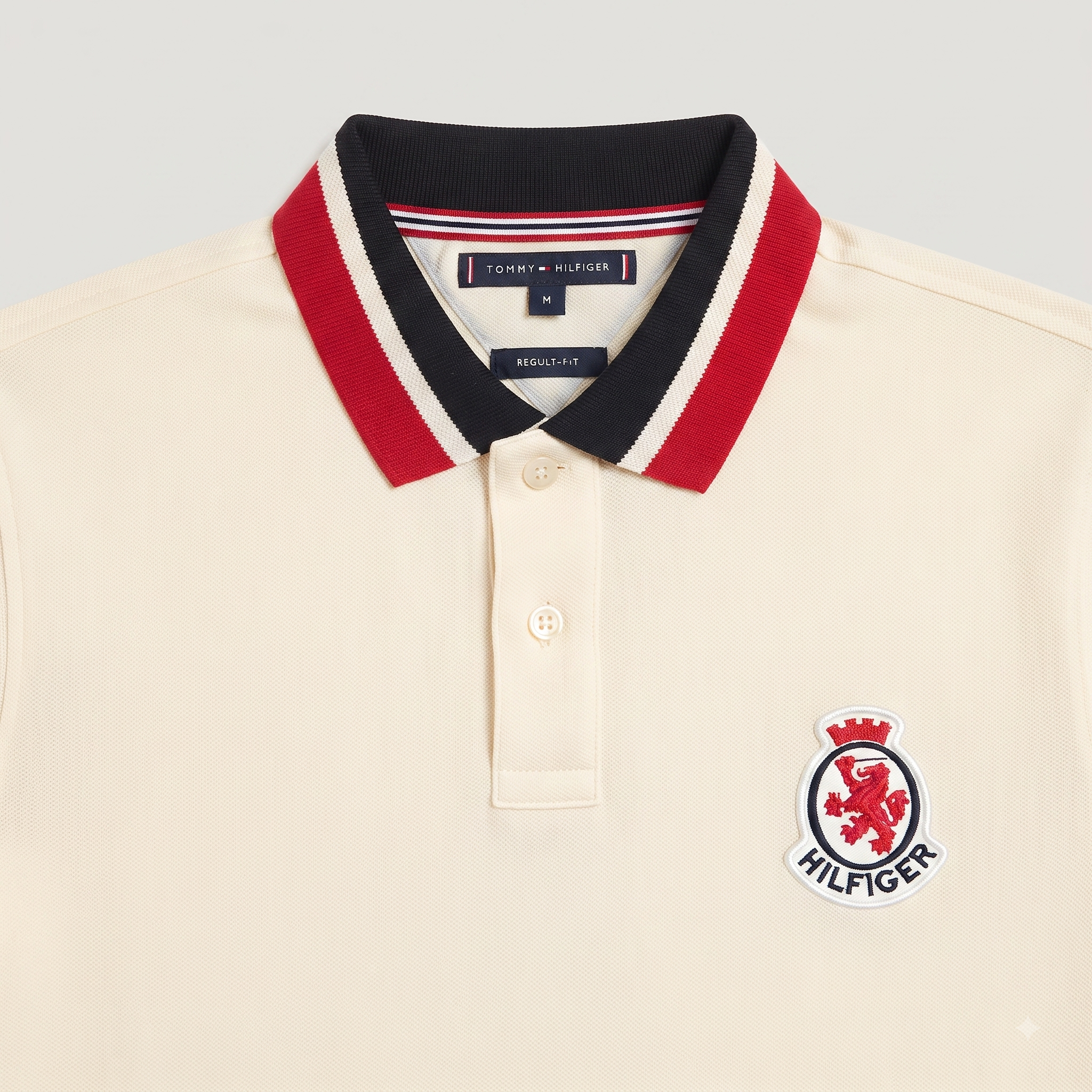 files/TMM-117-SSPOPO_SOL-WHT_Neckline.png